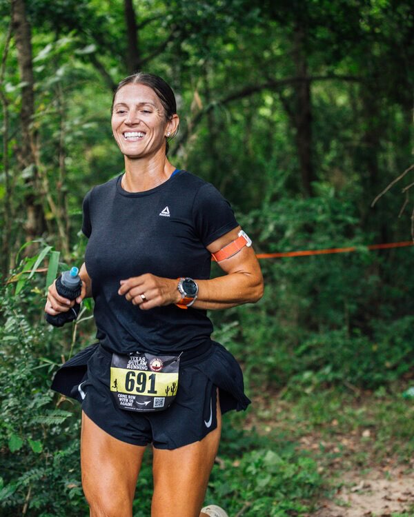 Alyssa McClellan running a timed training loop
