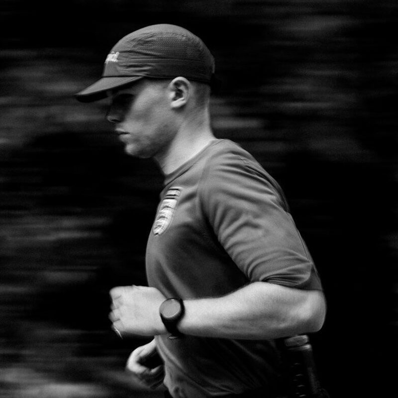 A backyard ultra runner mid-loop